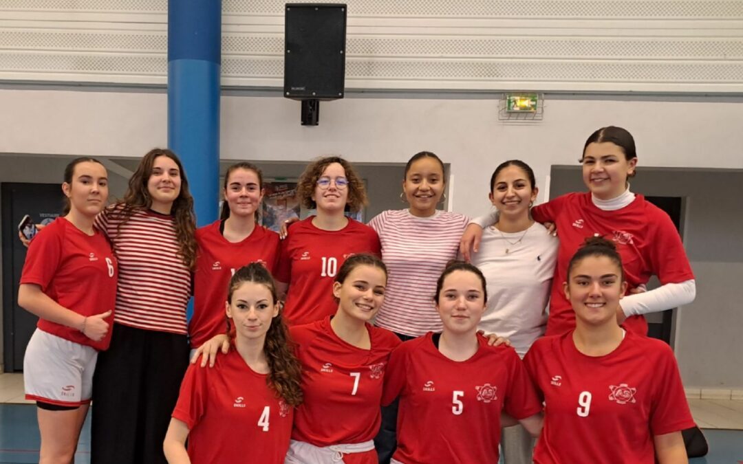 L’équipe féminine de basket du lycée